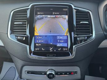 Volvo XC90 2.0h T8 Twin Engine 10.4kWh R-Design Pro SUV 5dr Petrol Plug-in 