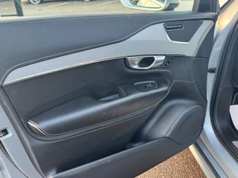 Volvo XC90 2.0h T8 Twin Engine 10.4kWh R-Design Pro SUV 5dr Petrol Plug-in 