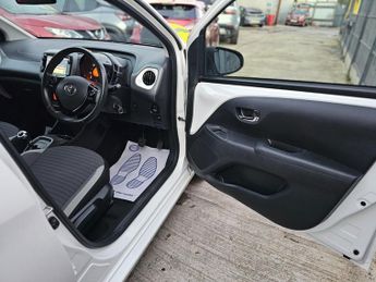 Toyota AYGO 1.0 VVT-i x-trend Funroof 5dr Petrol x-shift Euro 6 (71 ps)