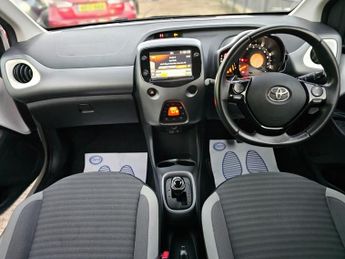 Toyota AYGO 1.0 VVT-i x-trend Funroof 5dr Petrol x-shift Euro 6 (71 ps)