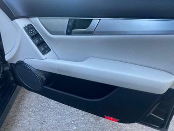 Mercedes-Benz C Class 1.8 C180 BlueEfficiency Sport Auto Euro 5 4dr