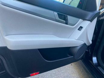 Mercedes-Benz C Class 1.8 C180 BlueEfficiency Sport Auto Euro 5 4dr