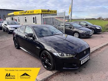 Jaguar XE R-SPORT