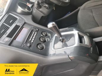 Peugeot 5008 1.6 E-HDI 115 ACTIVE EGC