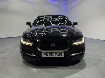 Jaguar XE R-SPORT