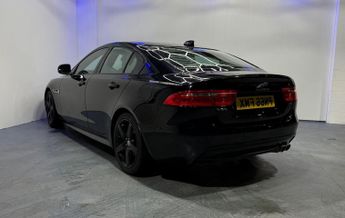 Jaguar XE R-SPORT