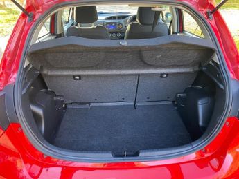 Toyota Yaris VVT-I ICON !! ULEZ COMPLIANT - FULL SERVICE HISTORY - NEW MOT - 