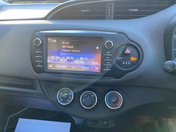 Toyota Yaris VVT-I ICON !! ULEZ COMPLIANT - FULL SERVICE HISTORY - NEW MOT - 