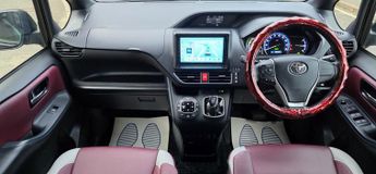 Toyota Noah 1.8L HYBRID AUTO 7 SEATS 5 DR