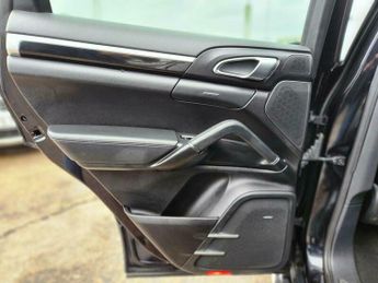 Porsche Cayenne 3.0h V6 S TiptronicS 4WD Euro 5 (s/s) 5dr