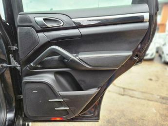 Porsche Cayenne 3.0h V6 S TiptronicS 4WD Euro 5 (s/s) 5dr