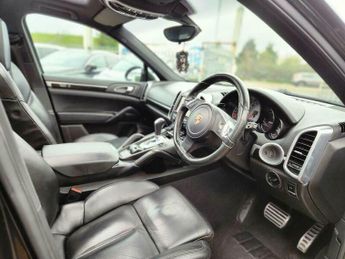 Porsche Cayenne 3.0h V6 S TiptronicS 4WD Euro 5 (s/s) 5dr