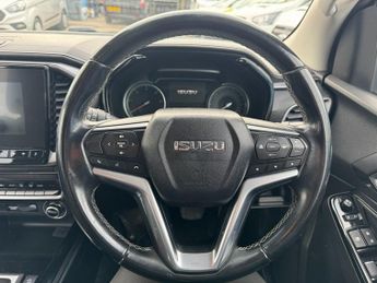 Isuzu D-Max DL40 1.9 TD DOUBLE CAB AUTOMATIC PICK UP 4X4 AIR CON APPLE CARPL