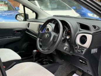 Toyota Yaris 1.33 Dual VVT-i Icon Multidrive S Euro 5 5dr