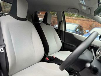 Toyota Yaris 1.33 Dual VVT-i Icon Multidrive S Euro 5 5dr