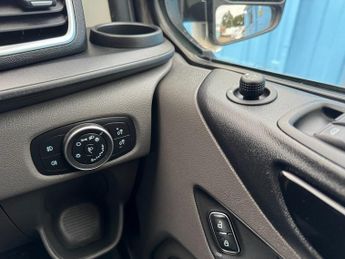 Ford Transit Custom 280 LIMITED P/V ECOBLUE L1 H1 *AUTOMATIC* AIR CON SAT NAV EURO 6