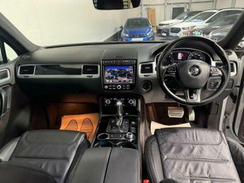 Volkswagen Touareg 3.0 Touareg V6 R-Line+ TDI BlueMotion Technology Auto 4WD 5dr