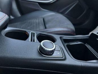 Mercedes-Benz CLA 1.6 CLA180 AMG Line Edition Coupe 7G-DCT Euro 6 (s/s) 4dr