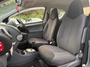 Toyota AYGO VVT-I +