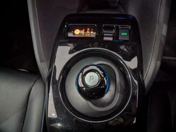Nissan Leaf 40kWh N-Connecta Auto 5dr