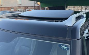 Land Rover Discovery 3.0 SD V6 Landmark SUV 5dr Diesel Auto 4WD Euro 6 (s/s) (256 bhp