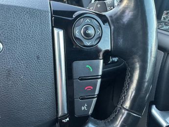 Land Rover Discovery 3.0 SD V6 Landmark SUV 5dr Diesel Auto 4WD Euro 6 (s/s) (256 bhp