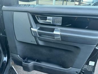 Land Rover Discovery 3.0 SD V6 Landmark SUV 5dr Diesel Auto 4WD Euro 6 (s/s) (256 bhp