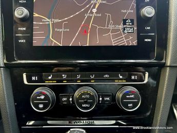 Volkswagen Golf R TSI DSG [6X VOLKSWAGEN SERVICES, SAT NAV, HEATED SEATS & REVER