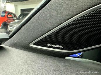 Volkswagen Golf R TSI DSG [6X VOLKSWAGEN SERVICES, SAT NAV, HEATED SEATS & REVER