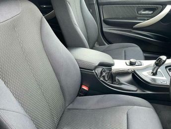 BMW 3 SERIES 2.0 318d SE Saloon 4dr Diesel Auto Euro 5 (s/s) (143 ps)