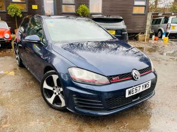 Volkswagen Golf GTI PERFORMANCE DSG