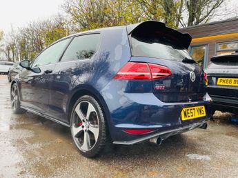 Volkswagen Golf GTI PERFORMANCE DSG