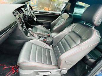 Volkswagen Golf GTI PERFORMANCE DSG