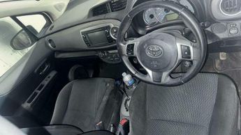 Toyota Yaris 1.5 VVT-h Icon Plus CVT Euro 5 5dr