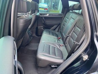 Volkswagen Touareg V6 R-LINE PLUS TDI BLUEMOTION TECHNOLOGY