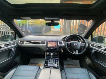 Volkswagen Touareg V6 R-LINE PLUS TDI BLUEMOTION TECHNOLOGY