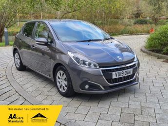 Peugeot 208 1.2 PureTech Signature Hatchback 5dr Petrol Manual Euro 6 (s/s) 