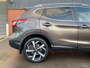 Nissan Qashqai 1.6 dCi Tekna+ SUV 5dr Diesel XTRON Euro 6 (s/s) (130 ps)