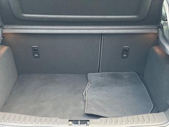 Ford Focus 1.6 Zetec Hatchback 5dr Petrol Powershift Euro 6 (125 ps)