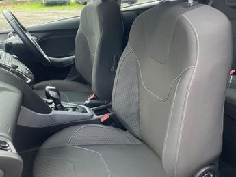 Ford Focus 1.6 Zetec Hatchback 5dr Petrol Powershift Euro 6 (125 ps)