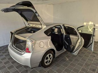 Toyota Prius 1.8 VVT-h CVT Euro 5 (s/s) 5dr