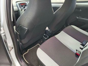 Toyota AYGO 1.0 VVT-i x-play x-shift Euro 6 5dr