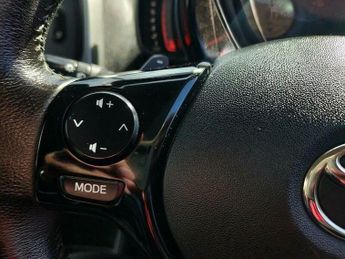 Toyota AYGO 1.0 VVT-i x-play x-shift Euro 6 5dr