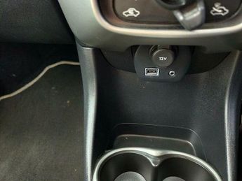 Toyota AYGO 1.0 VVT-i x-play x-shift Euro 6 5dr