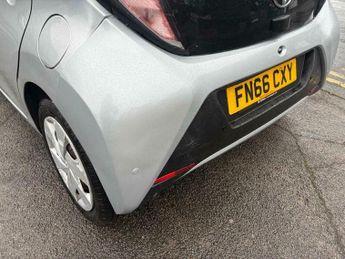 Toyota AYGO 1.0 VVT-i x-play x-shift Euro 6 5dr