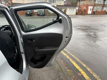 Toyota AYGO 1.0 VVT-i x-play x-shift Euro 6 5dr