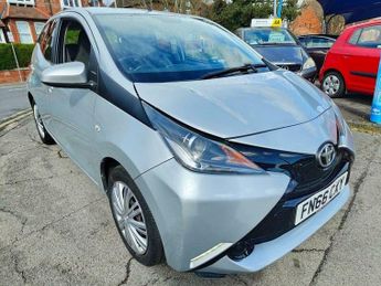 Toyota AYGO 1.0 VVT-i x-play x-shift Euro 6 5dr