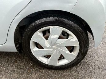 Toyota AYGO 1.0 VVT-i x-play x-shift Euro 6 5dr