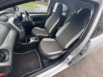 Toyota AYGO 1.0 VVT-i x-play x-shift Euro 6 5dr