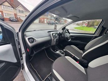 Toyota AYGO 1.0 VVT-i x-play x-shift Euro 6 5dr